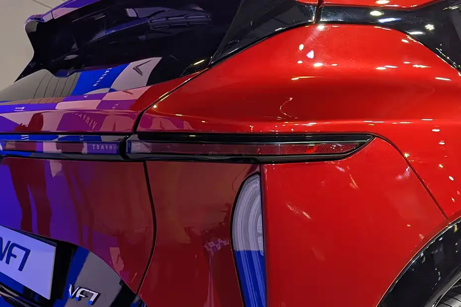 VinFast VF MPV 7 thumbnail 20
